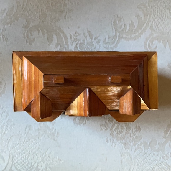 Vintage Victorian colonial bamboo, straw, wheat house opens into a trinket box - Picture 7 of 14